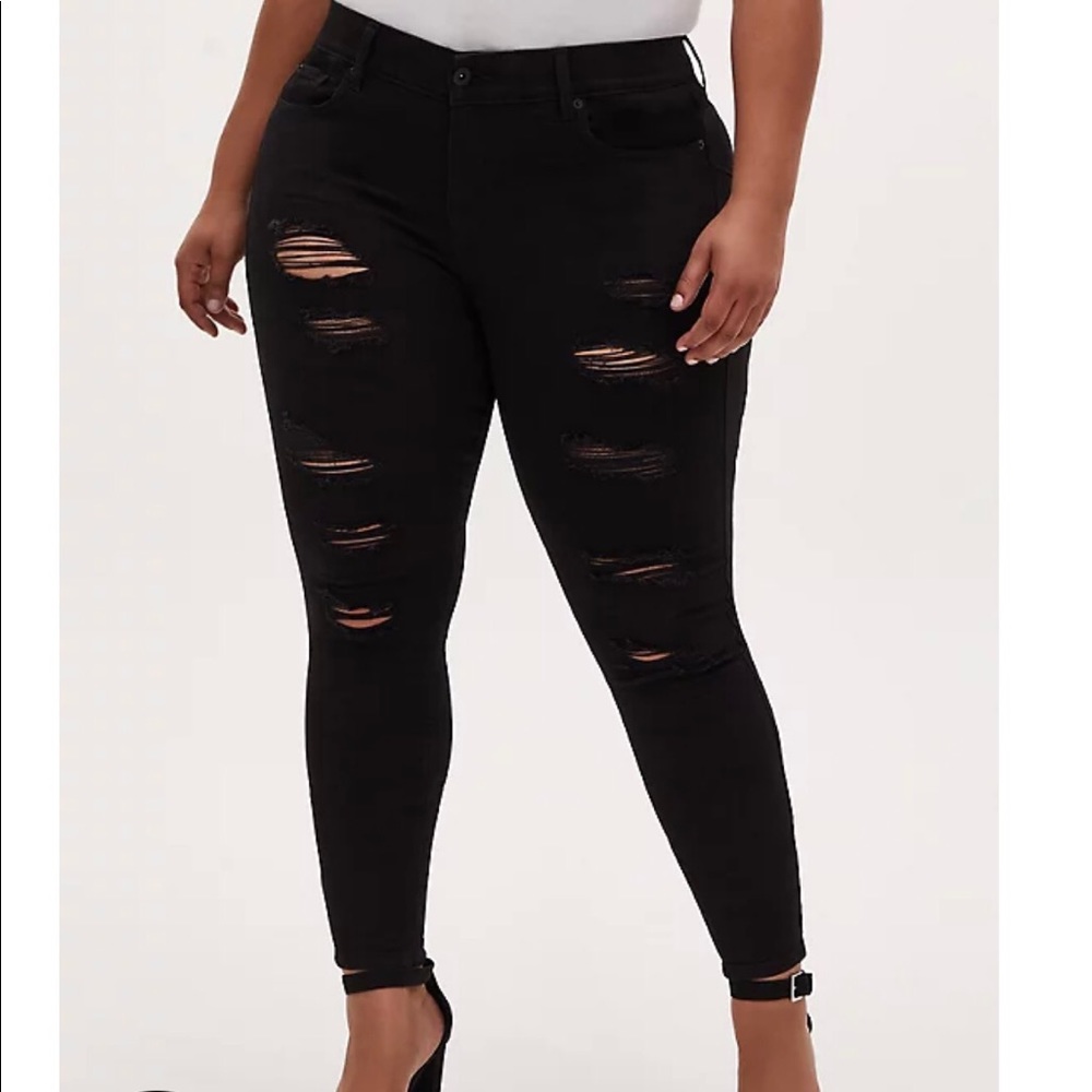 BOMBSHELL SKINNY JEAN - PREMIUM STRETCH BLACK 22R